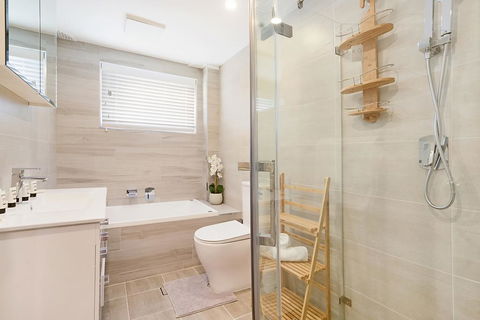 Spacious Renovated Apartment In Quiet Area - Darwin Holiday 3