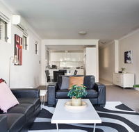 Spacious Two-Bedroom Apartment near Hospital - Darwin Holiday