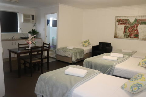 Spanish Lace Motor Inn - Darwin Holiday 2