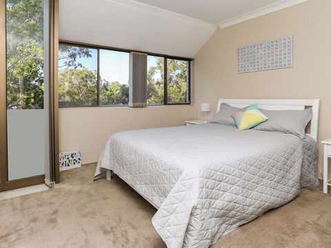 Spectacular Views & Walking Distance To The Beach! - Darwin Holiday 3