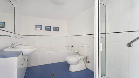 Spinnaker 102 - On The Lake! - Darwin Holiday 2