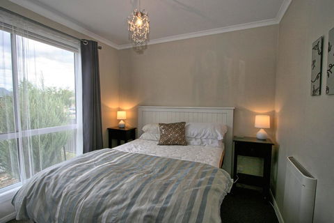 St Helena's 5 Twynam Street, Jindabyne NSW 2627 - Darwin Holiday 2