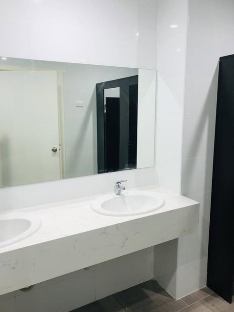 St Kilda Accommodation - Darwin Holiday 3