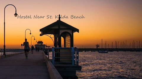 St Kilda Accommodation - Darwin Holiday 0