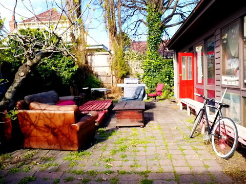 St Kilda East Backpackers' Hostel - Darwin Holiday 1