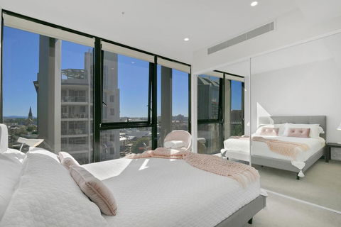 Stay In Style-Luxury CBD Apartment - Darwin Holiday 1