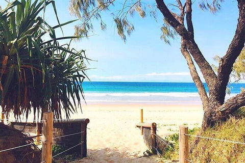 Steps From Mudjimba Beach 3 BR Apt Sunshine Coast With WIFI,Pool,Parking - Darwin Holiday 0