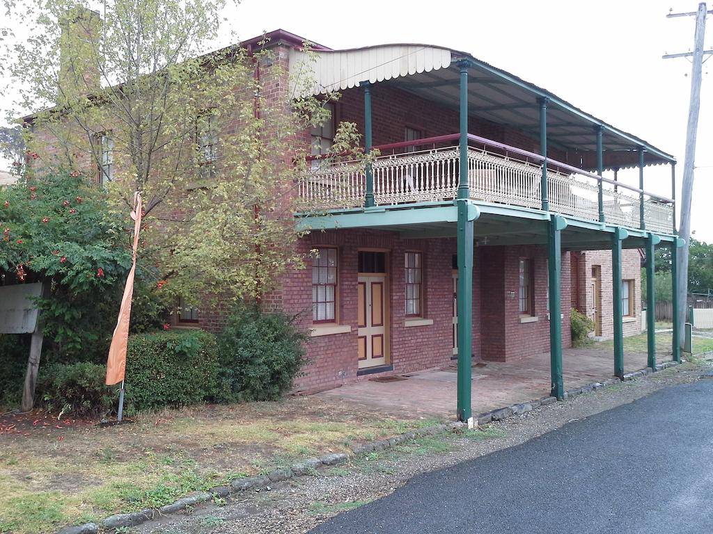 Carcoar NSW Darwin Holiday