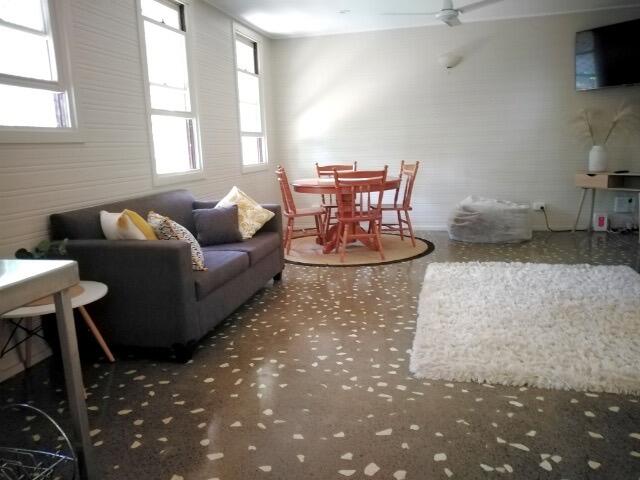 Townsville Mc ACT Darwin Holiday