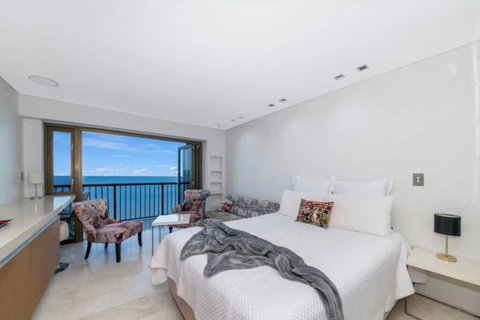 Studio 1201 - Darwin Holiday 1