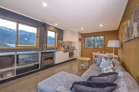 Studio 13 - Darwin Holiday 3