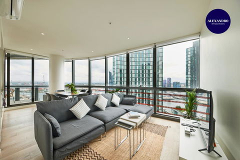 STUNNING 2 BED 2 BATH STYLISH UNIT // FREE PARKING - Darwin Holiday 0