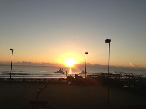 Stunning Beachfront Apartment - Darwin Holiday 2