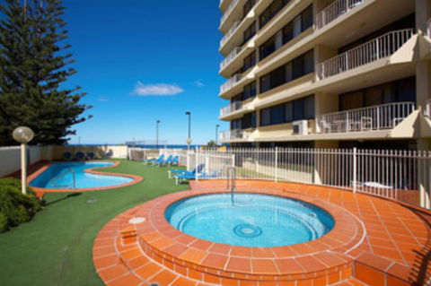 Stunning Beachfront Apartment - Darwin Holiday 3