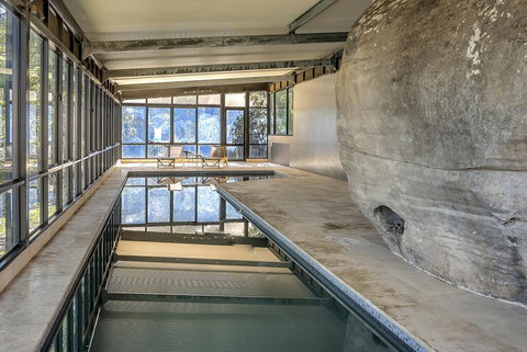 STUNNING CLIFF TOP HOME // POOL & GAMES - Darwin Holiday 3