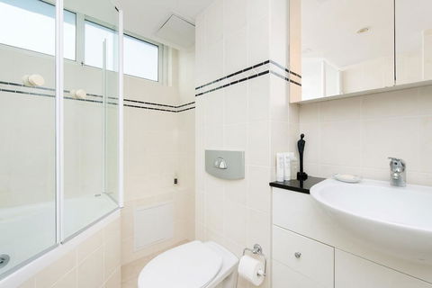 Stunning Harbour View Home! - Darwin Holiday 3