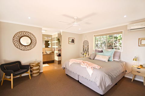 STUNNING HOME WITH SPECTACULAR VIEWS AND CLOSE TO THE BEACH - Darwin Holiday 3