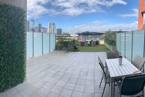 Stunning Riverside Apartment Near MCEC And Casino! - Darwin Holiday 2