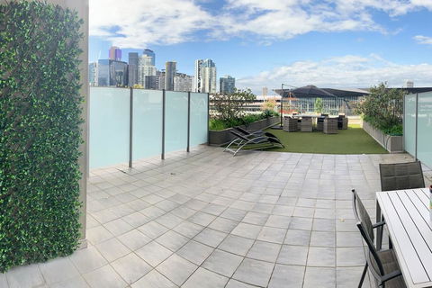 Stunning Riverside Apartment Near MCEC And Casino! - Darwin Holiday 1