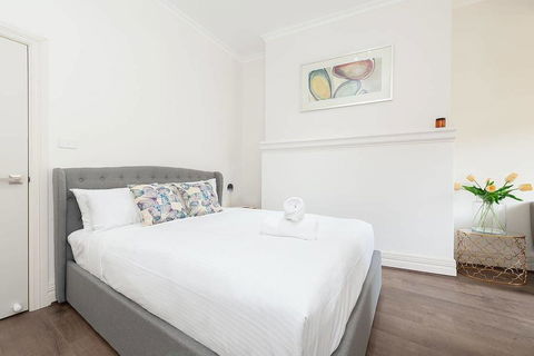 STUNNING SYDNEY HOME 8 - Darwin Holiday 1