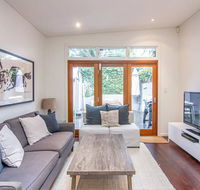 Stunning Townhouse- Quiet Street Close to CBD - Darwin Holiday