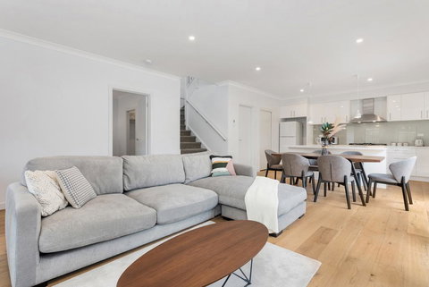 Style, Comfort And Convenience - Darwin Holiday 0