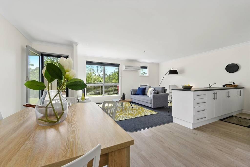 Travellers Rest TAS Darwin Holiday