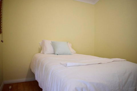 Stylish Cute Cottage In McMahons Point - Darwin Holiday 3