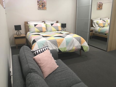 Stylish North Perth On Cafe Strip - Darwin Holiday 2