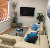 Stylish North Perth on Cafe strip - Darwin Holiday