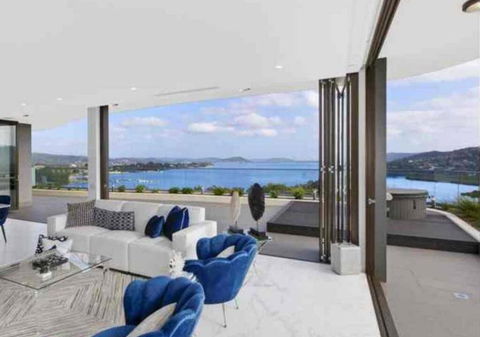 Stylish Penthouse With Views & Jacuzzi - Darwin Holiday 1