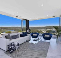 Stylish Penthouse with Views  Jacuzzi - Darwin Holiday