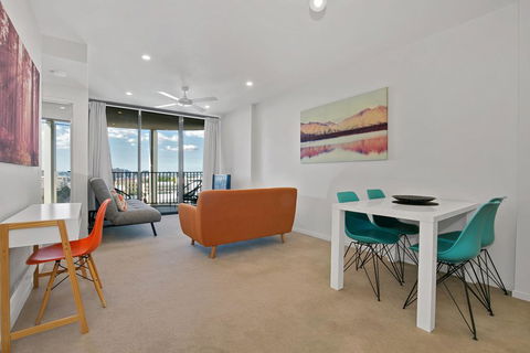 Stylish Resort Living In The City - Darwin Holiday 1