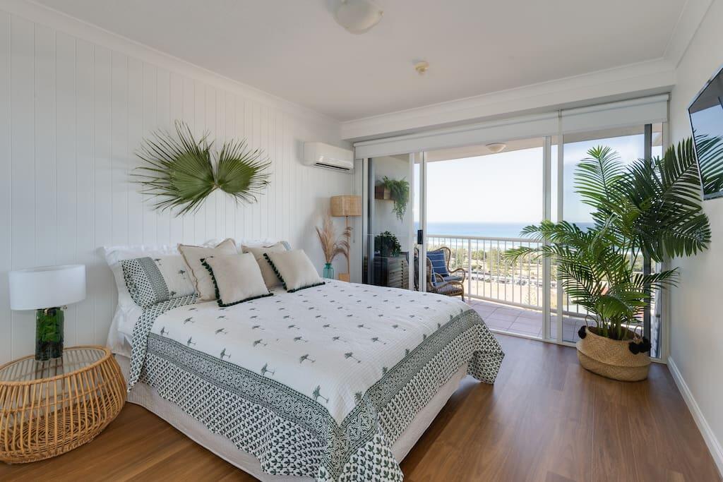 Broadbeach QLD Darwin Holiday