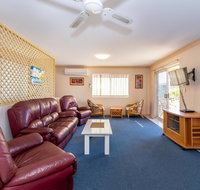 Stylish Unit Opposite Foreshore - Sylvan Beach Esp Bellara - Darwin Holiday
