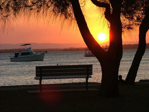 Stylish Unit Opposite Foreshore - Sylvan Beach Esp, Bellara - Darwin Holiday 1