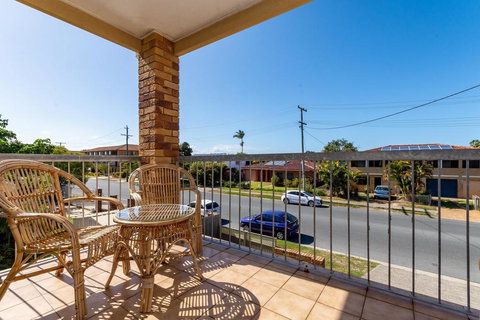 Stylish Unit Opposite Foreshore - Sylvan Beach Esp, Bellara - Darwin Holiday 3