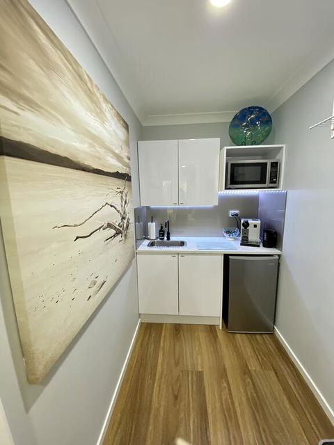 STYLISH UNIT - CLOSE TO DREAMWORLD - Darwin Holiday 3