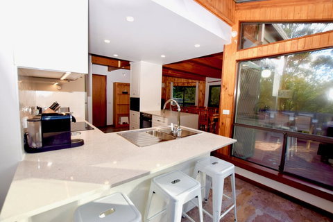 Sublime Cedar Lodge Leura - Darwin Holiday 3