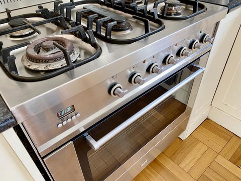 SUMMER HOUSE - CENTRAL LOCATION Near PARK - Darwin Holiday 2