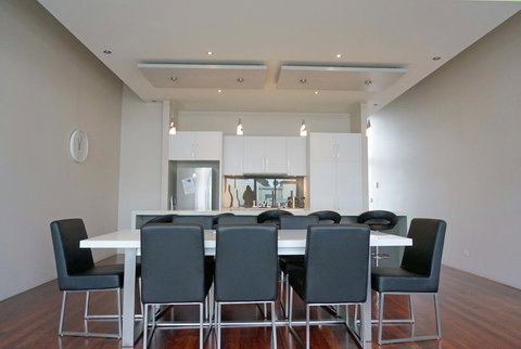 Summer Salt - Darwin Holiday 0