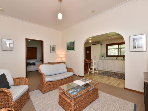Summerfield Cottage - Hunter Valley, Renovated House In Central North Rothbury - Darwin Holiday 3