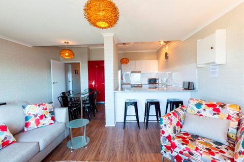 Summit 9 - Modern And Stylish Newly Renovated Apartment - Darwin Holiday 3