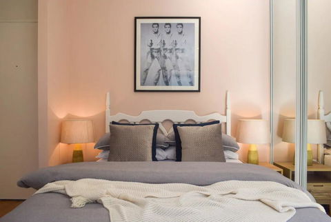 Sun-Drenched 1 Bed Studio Apt Newtown Parking - Darwin Holiday 2