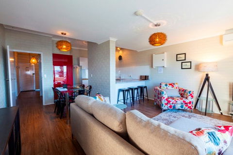 Summit 9 - Modern And Stylish Newly Renovated Apartment - Darwin Holiday 2