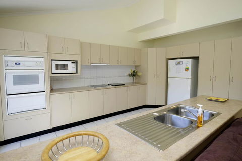 SUNDOWNER - Darwin Holiday 3