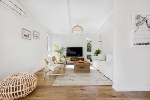 SUNKISSED - MORNINGTON - Darwin Holiday 1