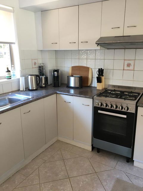 Sunlit Townhouse - Darwin Holiday 2