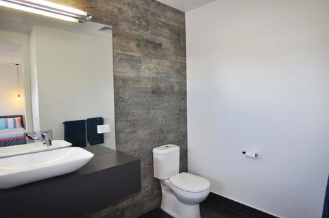 SUNNYSIDE - SURF SIDE - Darwin Holiday 1