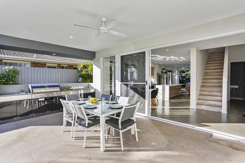 Sunrise SEA-esta - Darwin Holiday 3